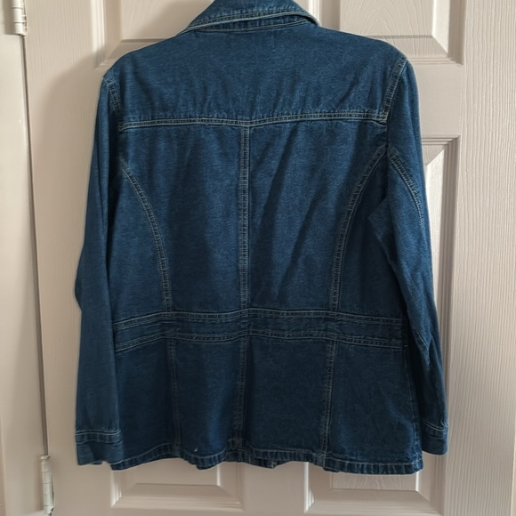 Classic Blue Denim Jacket for Women - Picture 2 of 3
